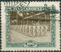 100 + 100 Korona tornszok felvonulsa